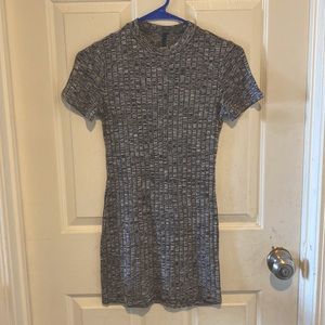 Mini dress with short sleeves
